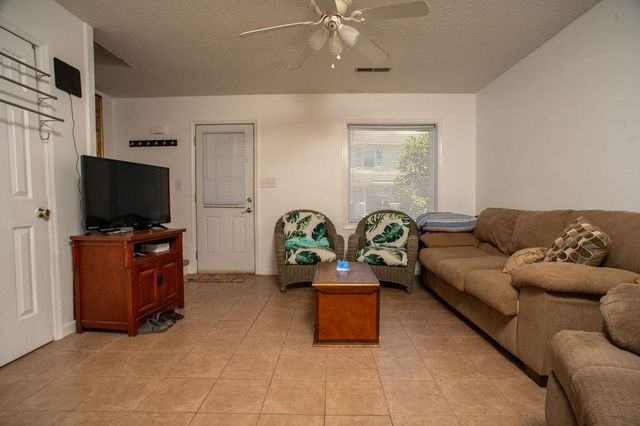 403 2nd Ave N Apt F, Myrtle Beach, SC 29577