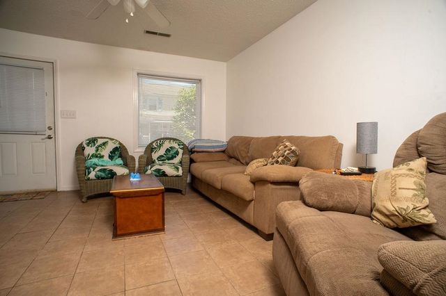 403 2nd Ave N Apt F, Myrtle Beach, SC 29577