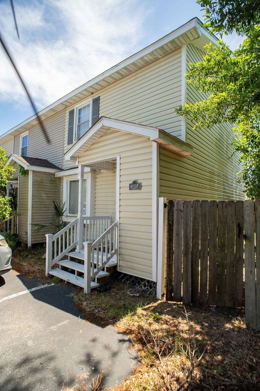 403 2nd Ave N Apt F, Myrtle Beach, SC 29577