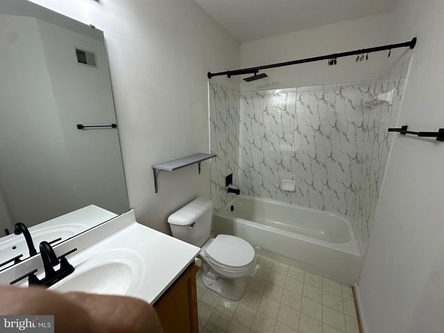 7017 MANAHOAC PL, Gainesville, VA 20155