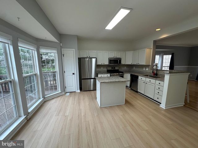 7017 MANAHOAC PL, Gainesville, VA 20155