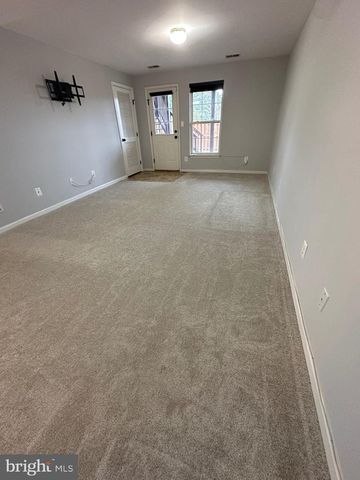 7017 MANAHOAC PL, Gainesville, VA 20155