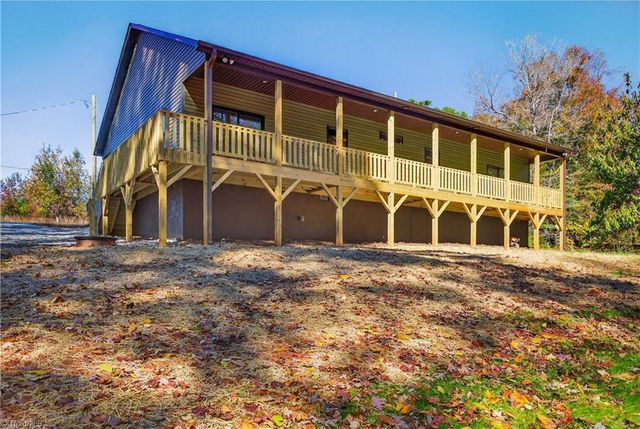 211 Lake Drive 8, Lexington, NC 27292