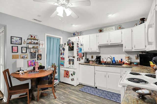 672 Cielo Vista Drive, Greenwood, IN 46143