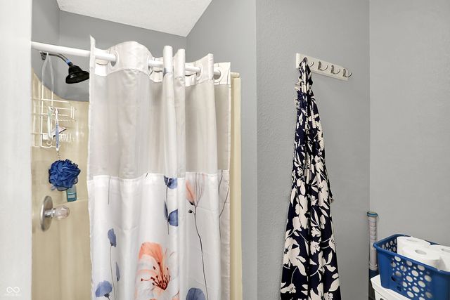 672 Cielo Vista Drive, Greenwood, IN 46143