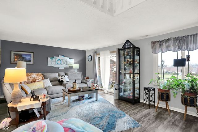 672 Cielo Vista Drive, Greenwood, IN 46143