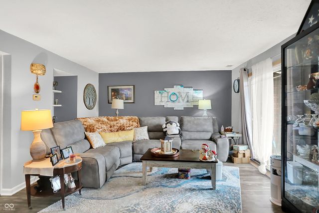 672 Cielo Vista Drive, Greenwood, IN 46143