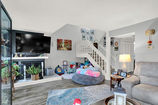 672 Cielo Vista Drive, Greenwood, IN 46143