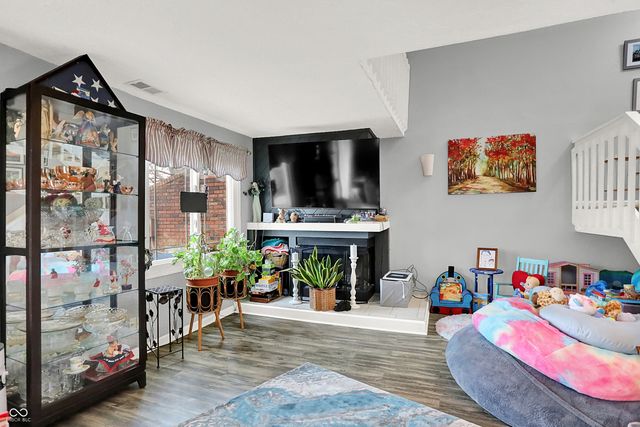 672 Cielo Vista Drive, Greenwood, IN 46143