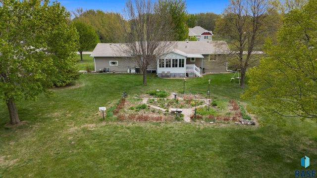 26963 Elmen Pl Place, Sioux Falls, SD 57108