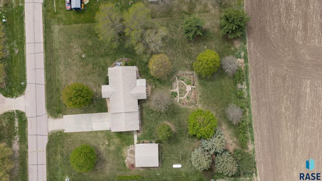 26963 Elmen Pl Place, Sioux Falls, SD 57108