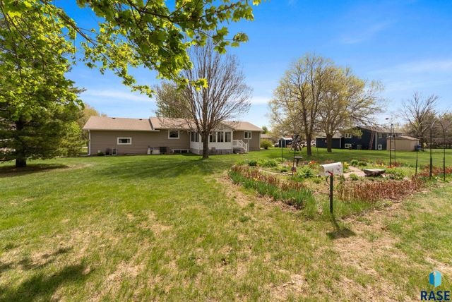26963 Elmen Pl Place, Sioux Falls, SD 57108