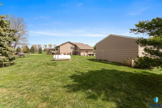 26963 Elmen Pl Place, Sioux Falls, SD 57108