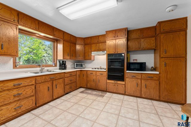 26963 Elmen Pl Place, Sioux Falls, SD 57108