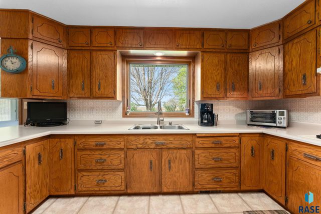 26963 Elmen Pl Place, Sioux Falls, SD 57108