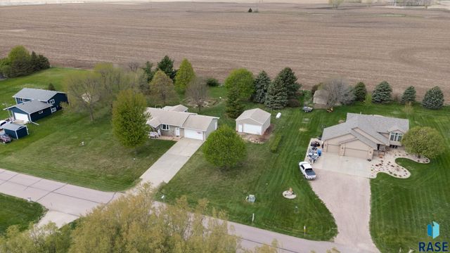 26963 Elmen Pl Place, Sioux Falls, SD 57108
