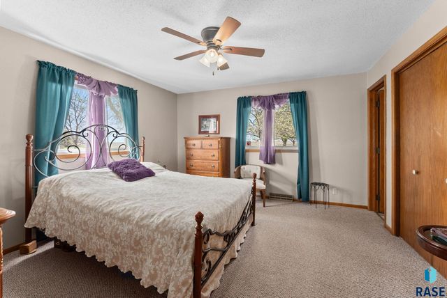 26963 Elmen Pl Place, Sioux Falls, SD 57108