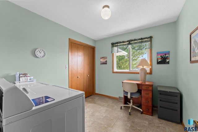 26963 Elmen Pl Place, Sioux Falls, SD 57108