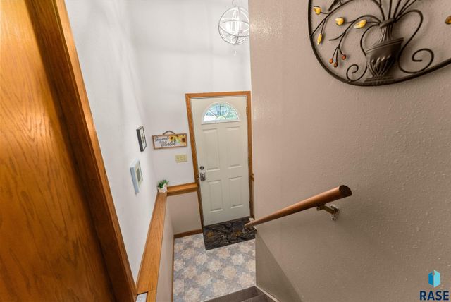 26963 Elmen Pl Place, Sioux Falls, SD 57108