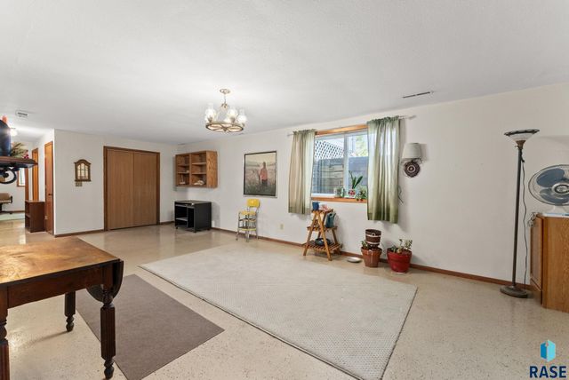 26963 Elmen Pl Place, Sioux Falls, SD 57108