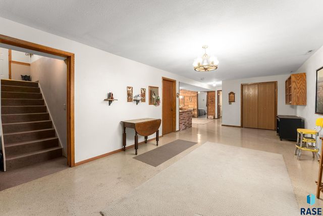 26963 Elmen Pl Place, Sioux Falls, SD 57108