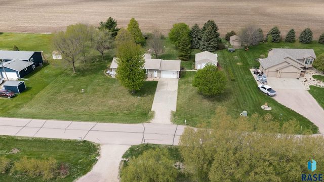 26963 Elmen Pl Place, Sioux Falls, SD 57108