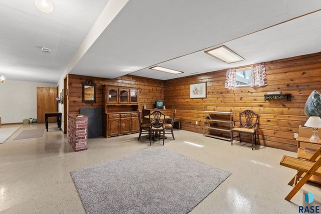 26963 Elmen Pl Place, Sioux Falls, SD 57108