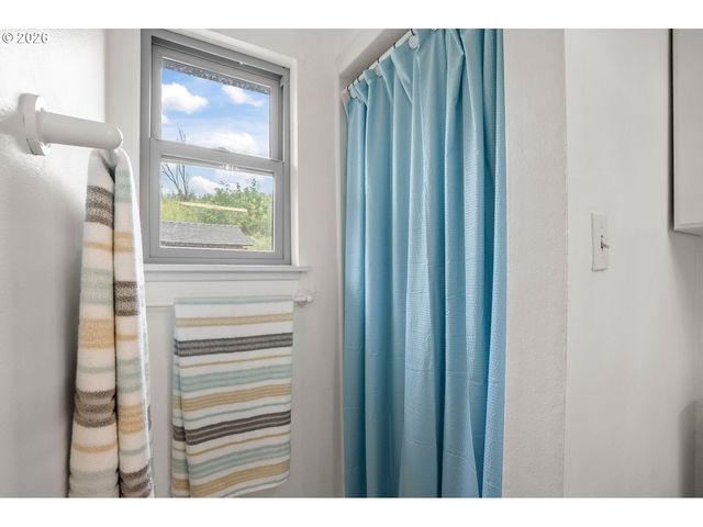 28430 KINGSBURY Rd, Lebanon, OR 97355