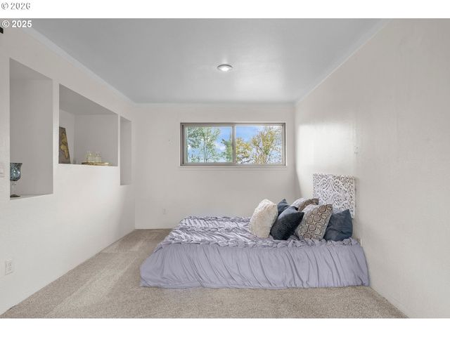 28430 KINGSBURY Rd, Lebanon, OR 97355