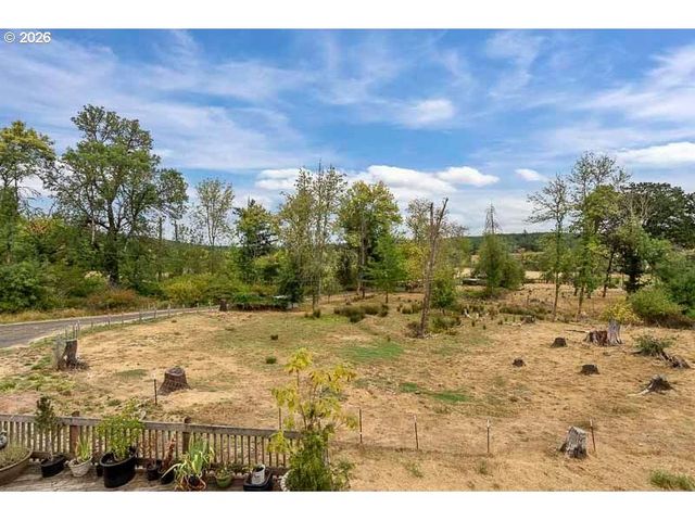 28430 KINGSBURY Rd, Lebanon, OR 97355