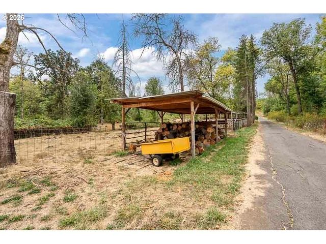 28430 KINGSBURY Rd, Lebanon, OR 97355