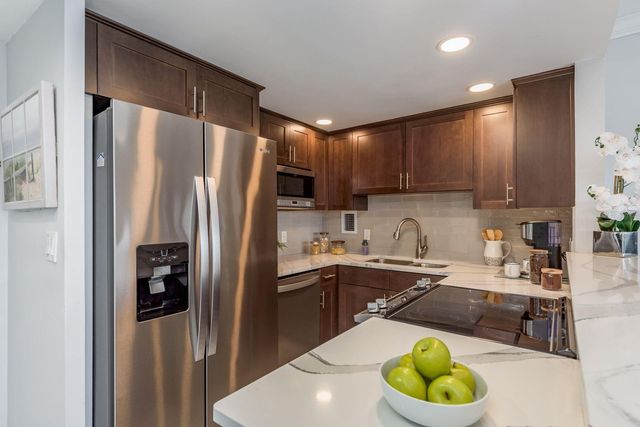 880 MANDALAY AVENUE C804, Clearwater Beach, FL 33767