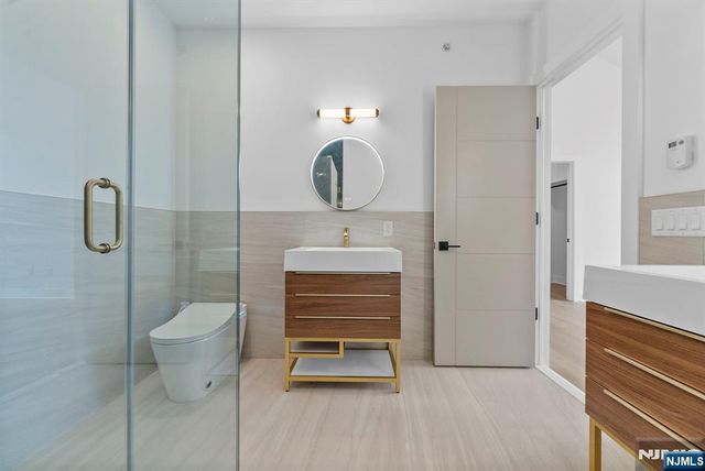 2026 Marguerite Street Right, Fort Lee, NJ 07024