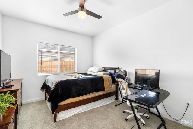 9619 Redwood River Lane, Shafter, CA 93263