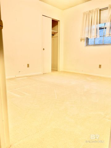 9182 Bay View Drive, Lillian, AL 36549