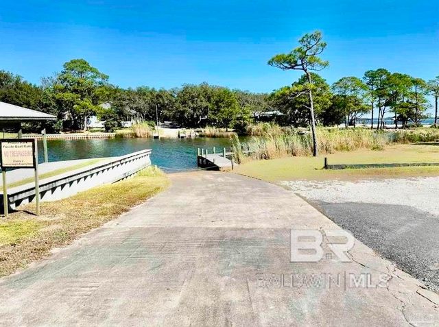 9182 Bay View Drive, Lillian, AL 36549