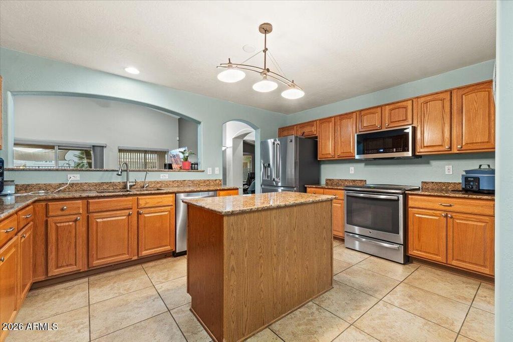 147 S LOS CIELOS Lane, Casa Grande, AZ 85194 — photo 4