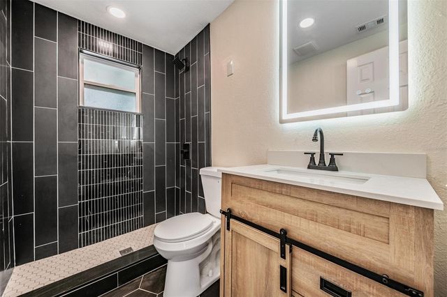 2220 W OHIO AVENUE, Tampa, FL 33607