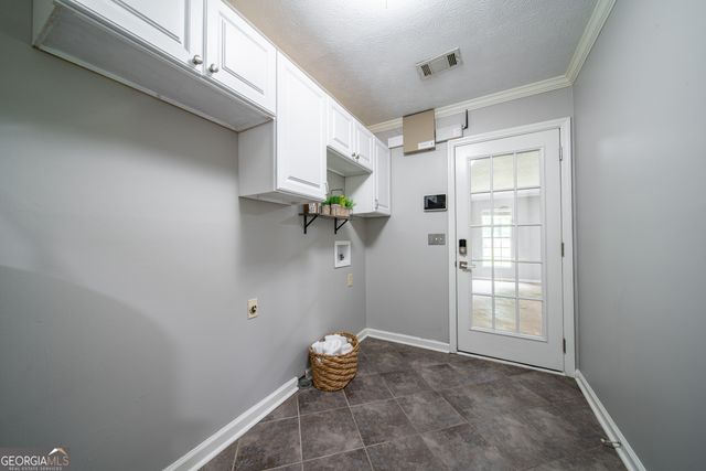 213 Douglas Drive, Ellerslie, GA 31807
