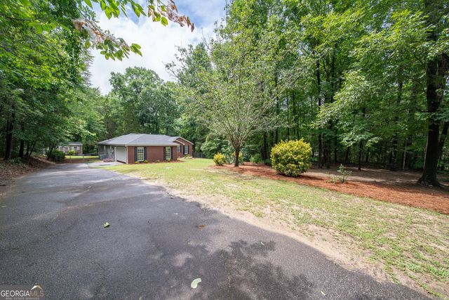 213 Douglas Drive, Ellerslie, GA 31807