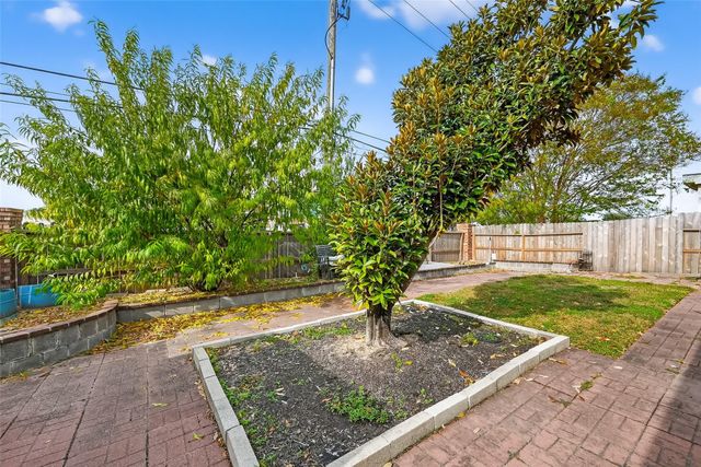 5623 Brookhollow Oaks Trail, Houston, TX 77084