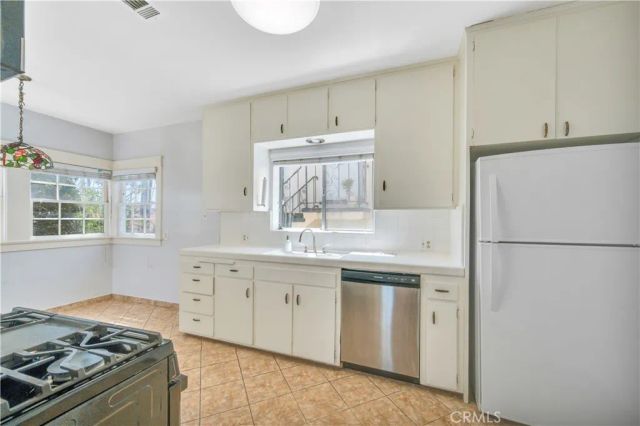 4124 E Broadway, Long Beach, CA 90803