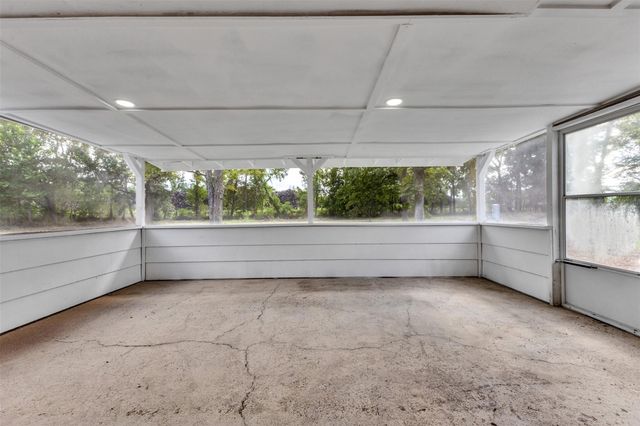86 County Road 319, Cleveland, TX 77327