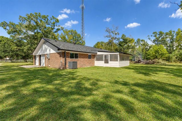 86 County Road 319, Cleveland, TX 77327