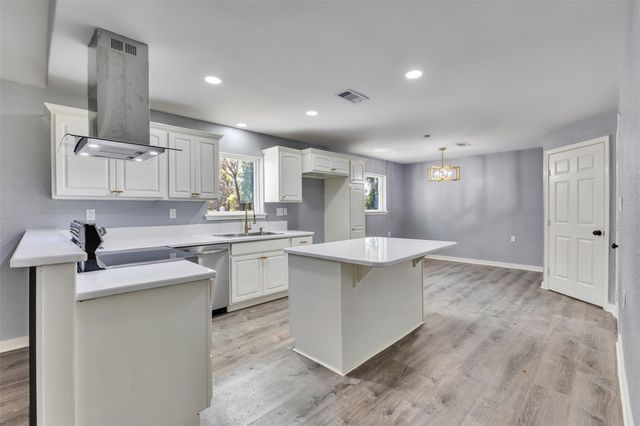 86 County Road 319, Cleveland, TX 77327
