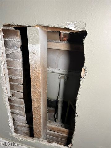 10212 Kinsman Road, Cleveland, OH 44104