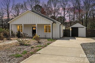 6739 Indian Lane, Charlotte, NC 28213