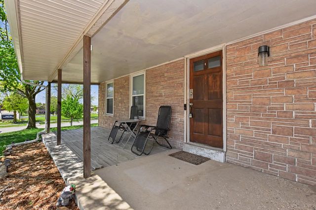 8348 Cold Spring ROAD, Greenfield, WI 53220