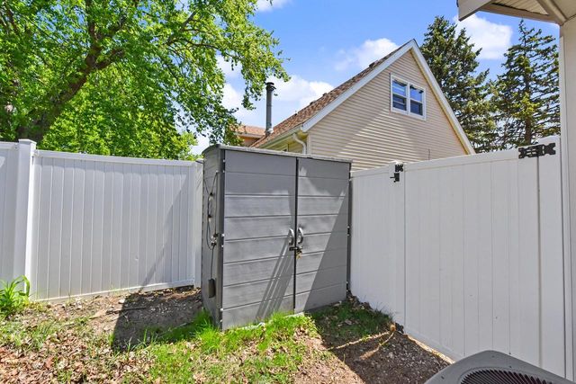 8348 Cold Spring ROAD, Greenfield, WI 53220