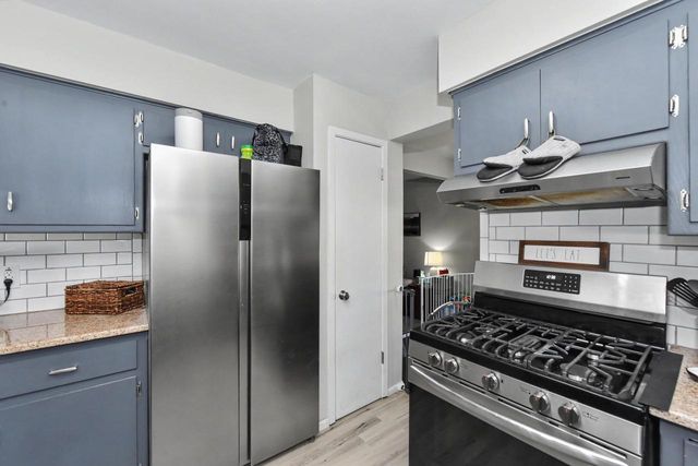 8348 Cold Spring ROAD, Greenfield, WI 53220